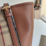 Burberry popular model number: 22585